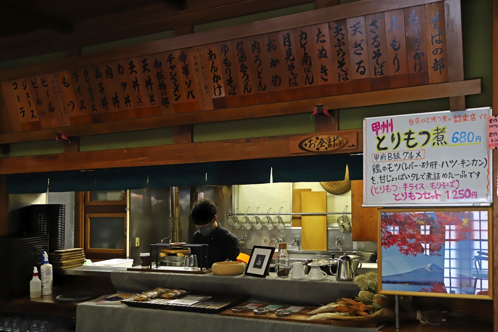 SOBA COFFEE ROASTER（ソバコーヒーロースター）の店内