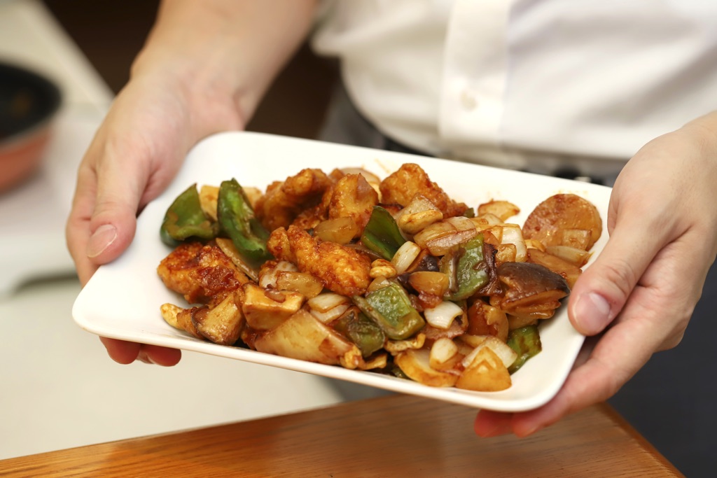 ミールキット「重慶飯店監修・鶏肉とカシューナッツ炒め」 レシピ工程6