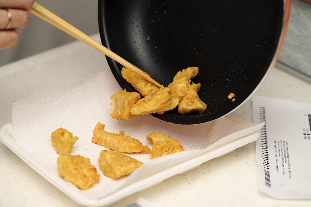 ミールキット「重慶飯店監修・鶏肉とカシューナッツ炒め」 レシピ工程2