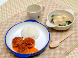 【給食レシピ vol.12】豆乳味噌汁＆おから団子のケチャップ煮／池田くるみの木こども園