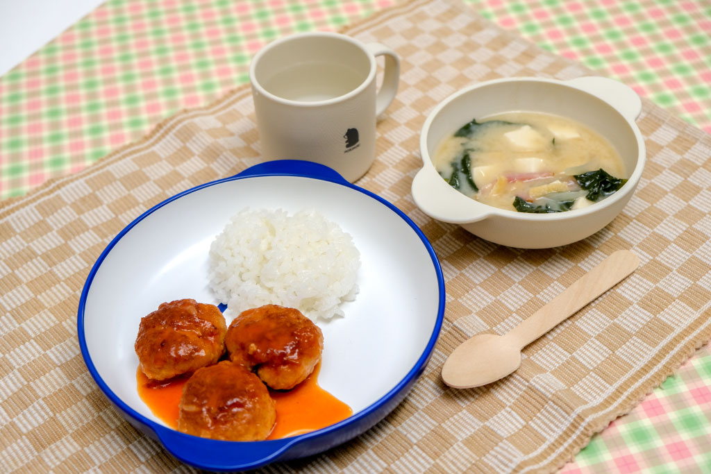 【給食レシピ vol.12】豆乳味噌汁＆おから団子のケチャップ煮／池田くるみの木こども園