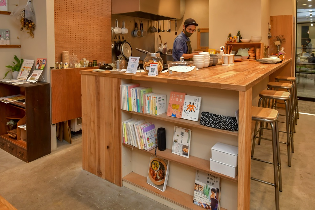 CURRY OUT（カリーアウト）の店内