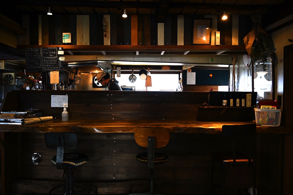 ハチドリヤの店内