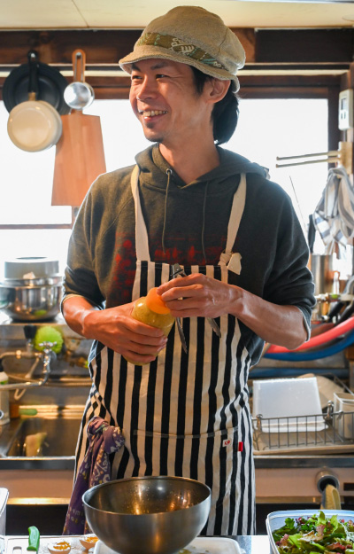 ハチドリヤの店主