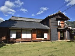 古民家を活用した憩いの空間が図書館に～甘草屋敷子ども図書館