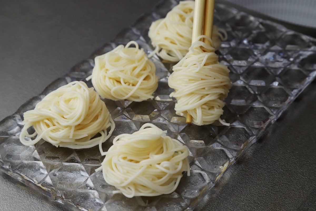 カニトマトクリームそうめん レシピ1