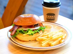 Back Country Burger & Café 八ヶ岳本店