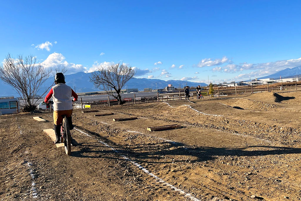 山梨MTBベースオートキャンプ場 キャンプ場の写真 4