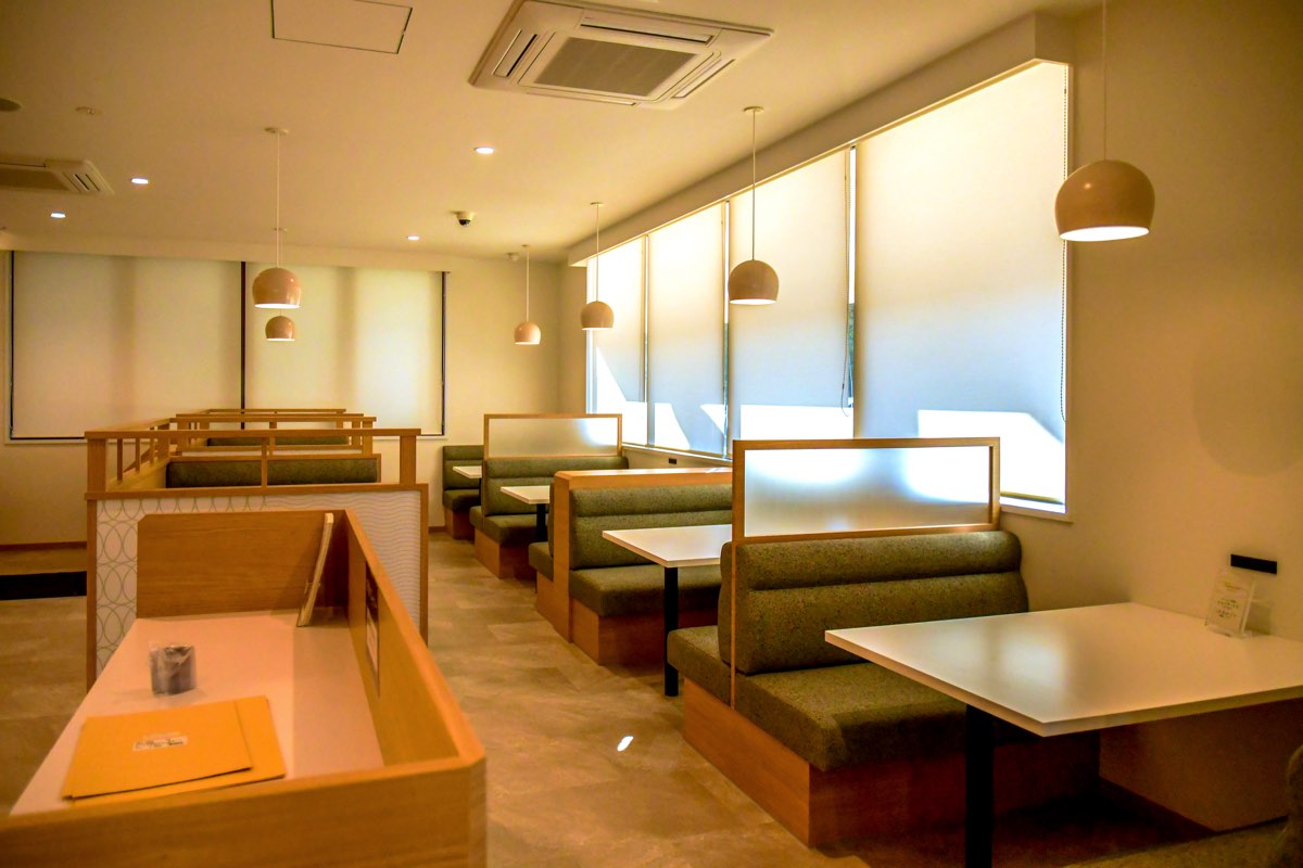 シャトレーゼテラス 甲府丸の内店 内観