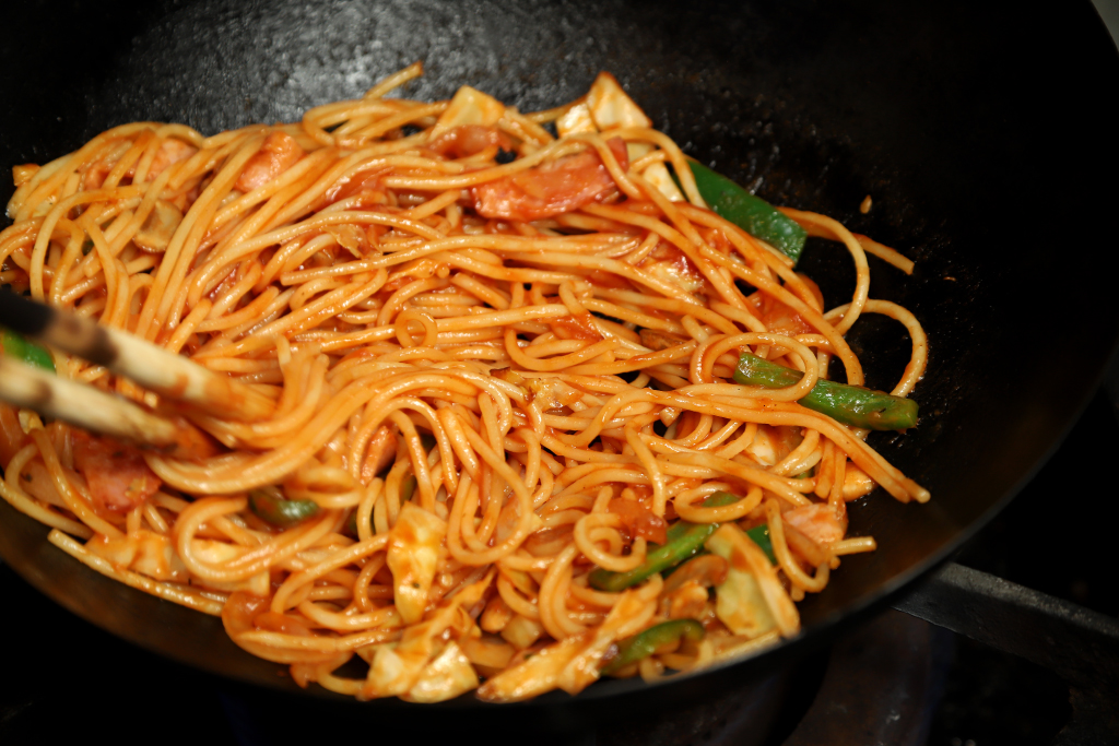 洋麺屋 楽のナポリタン手作りの様子