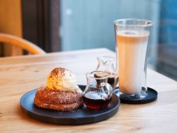 「R.G.S.COFFEE CLUB」昭和町にカフェオープン！人気チュロスやドーナッツに軽食も♪