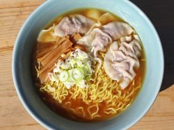 昭和町「山祇ラーメン」がアツい！山祇ジビエ発の新感覚・鹿骨ジビエラーメンを堪能