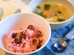 【給食レシピ vol.23】お赤飯と玉葱の味噌汁／松島さくら保育園