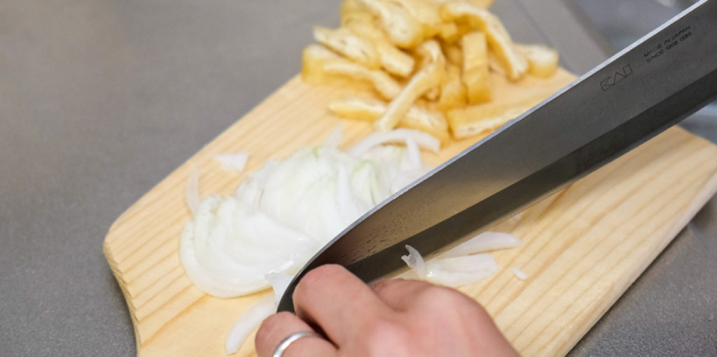 玉葱の味噌汁 レシピ工程1
