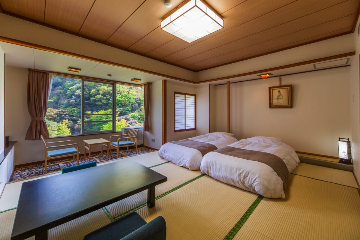 山梨県 下部温泉郷 下部ホテル 客室の写真 3