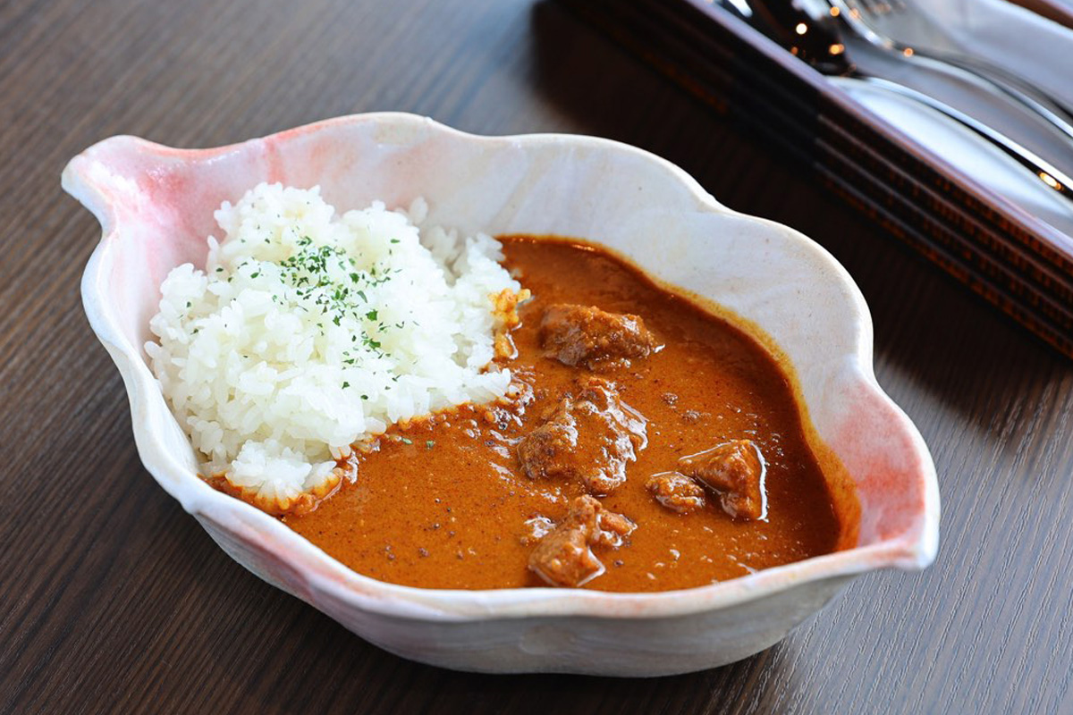 古民家カフェ KONOHANA 山梨県産信玄どり スパイスカレー