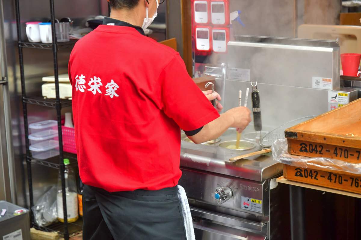 横浜ラーメン徳栄家