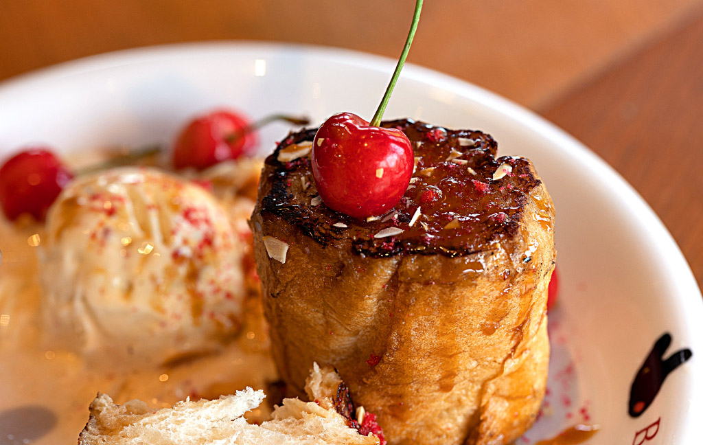 さくらんぼのフレンチトースト