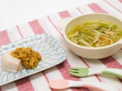 【給食レシピ vol.25】カジキのバーベキューソースと切り干し大根スープ／池田くるみの木こども園