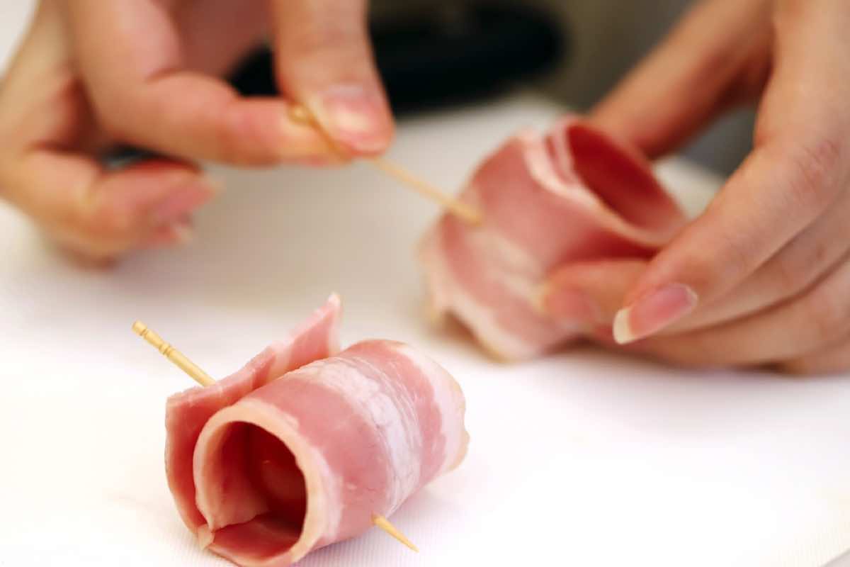 ミニトマトのベーコン巻きの作り方1
