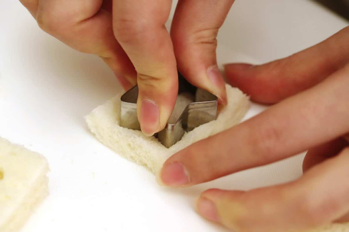 型抜きサンドイッチの作り方1