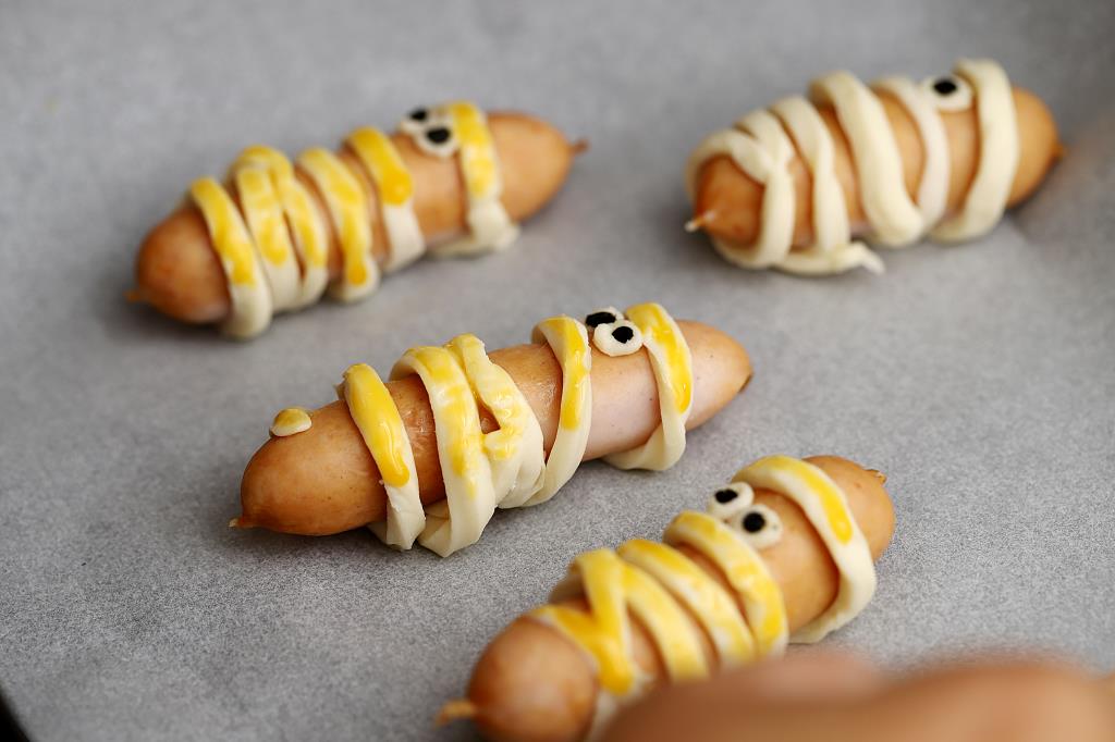 パイ生地でミイラウインナー 作り方3