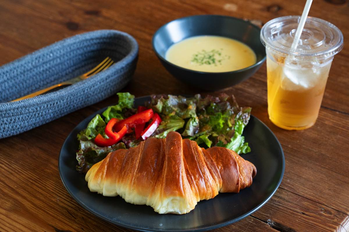 IDEAL BAKERY CROISSANT & PASTRY