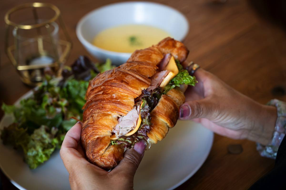 IDEAL BAKERY CROISSANT & PASTRY
