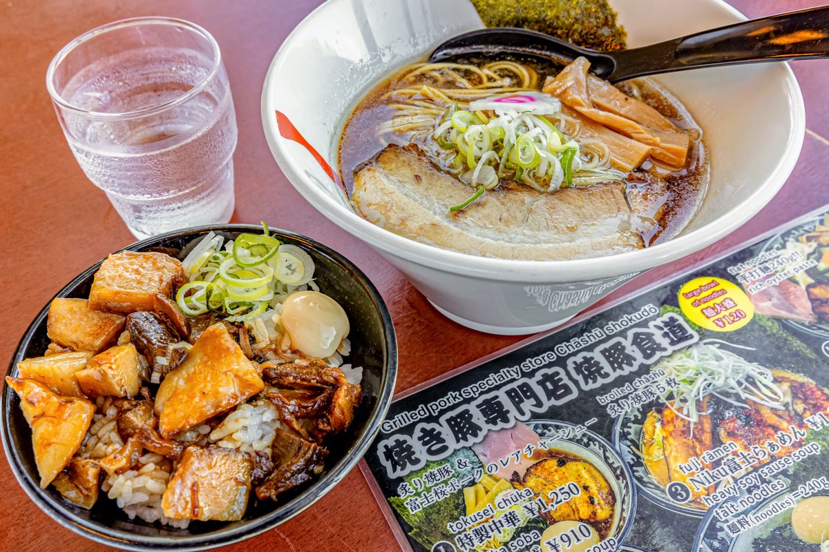 焼豚食道。河口湖店