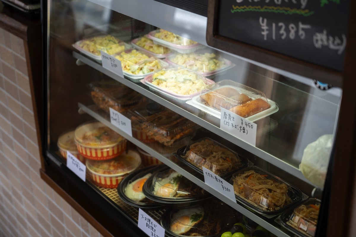 ごはんや四つ葉 ショーケース
