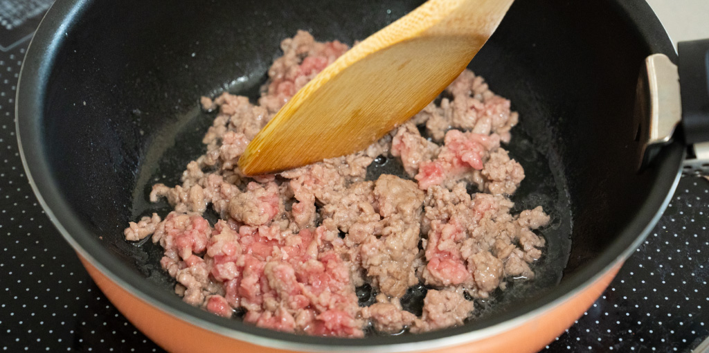 コーン入りひき肉そぼろ レシピ工程2