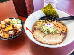 焼豚食道。河口湖店
