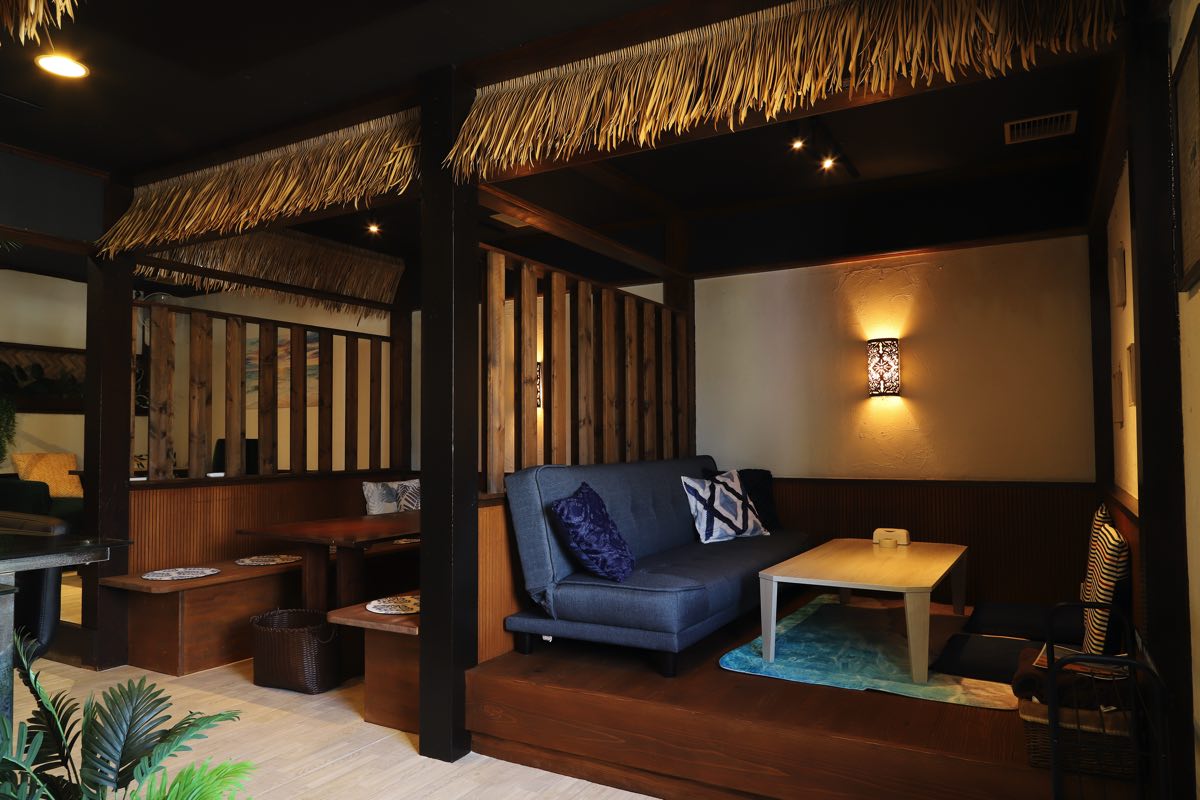 Hawaiian Dining Sola