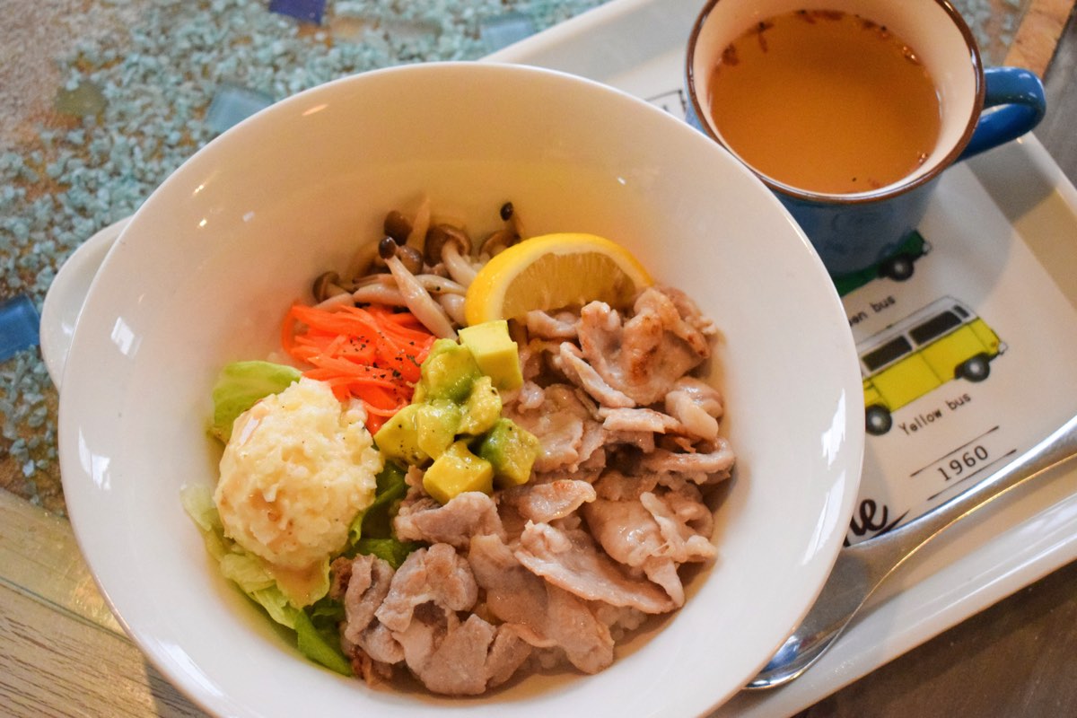 ♭café 塩豚肉のブッタボウル