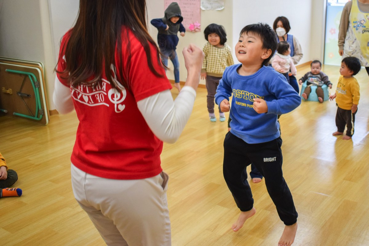 にじいろKidsにしやはた