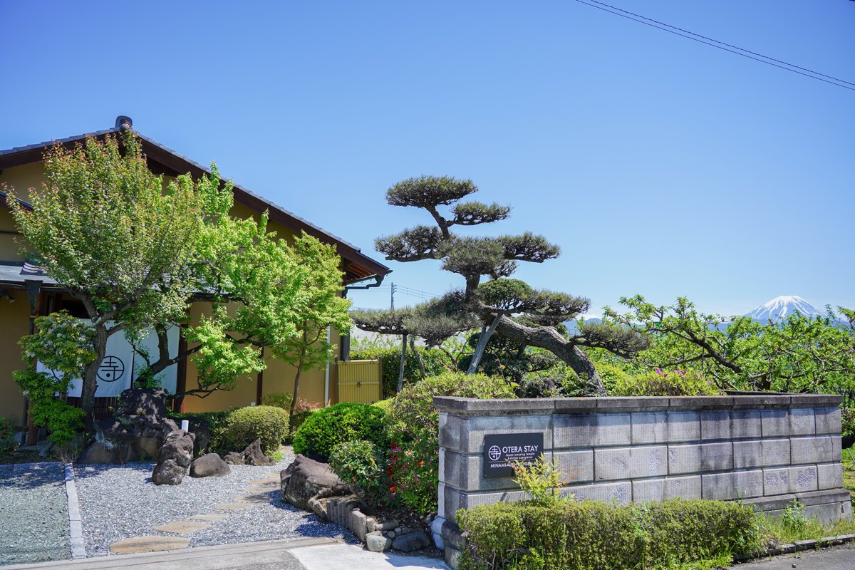 Temple Hotel南アルプス法源寺 外観