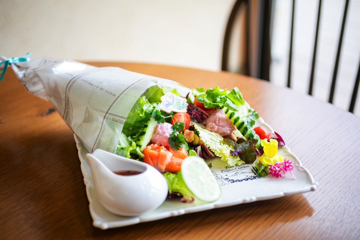 マクレガーおじさんの採れたて野菜のブーケサラダ