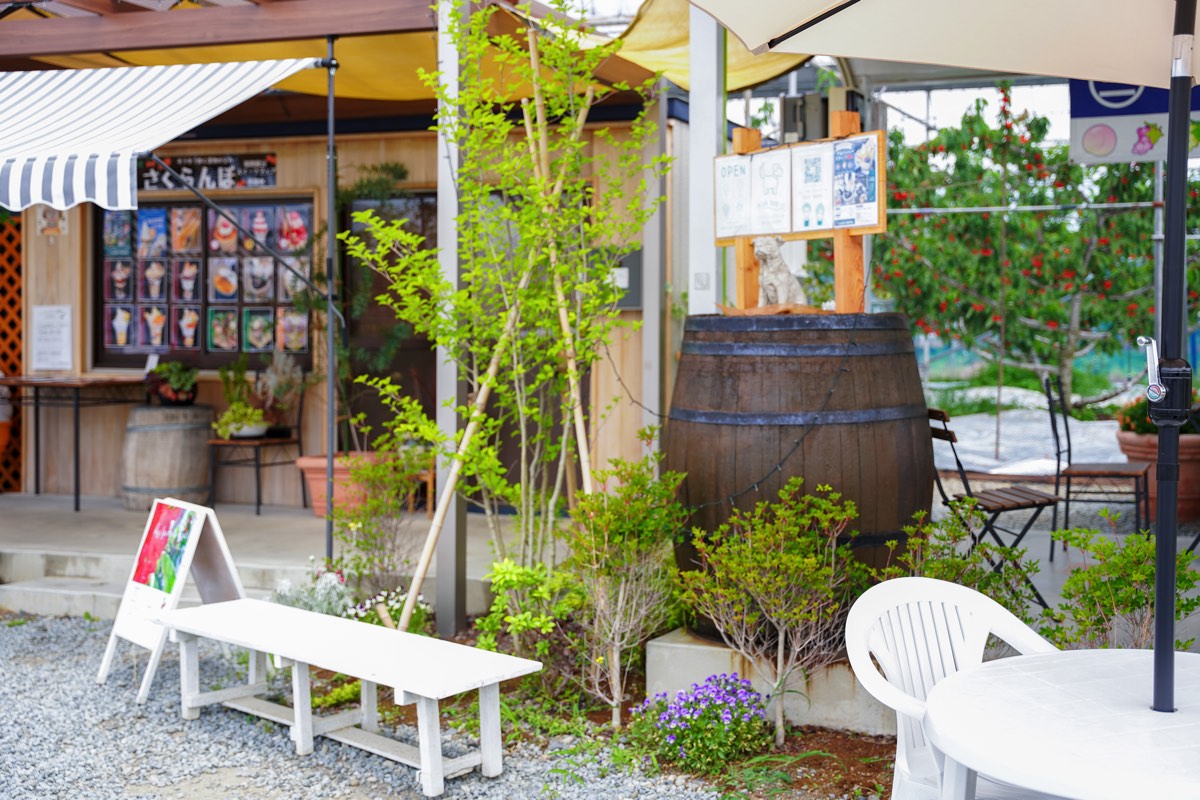 CREPE＆SOFT CREAM CAFE ROPPE 外観