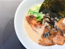 甲斐豚骨ラーメン ぶーちゃん