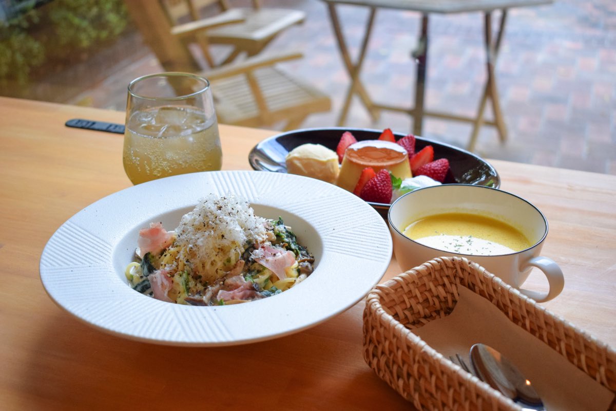 子連れランチ ユニバーサルカフェ&レストラン COLERE あけぼの大豆のクリームパスタ