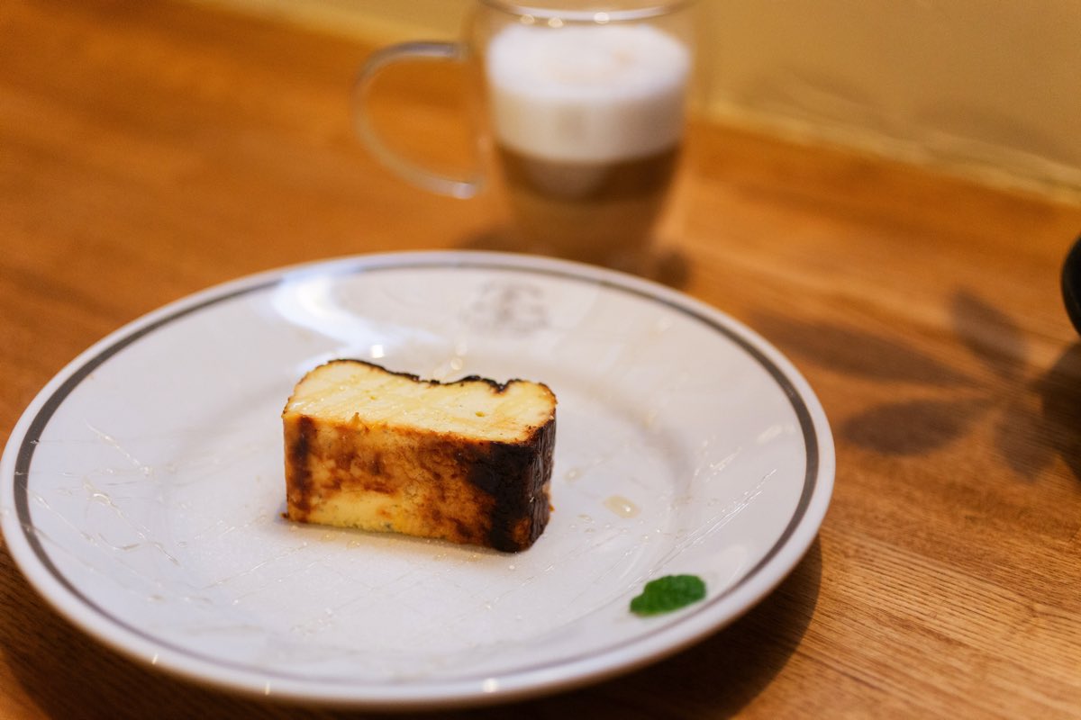 MOLQ CAFE