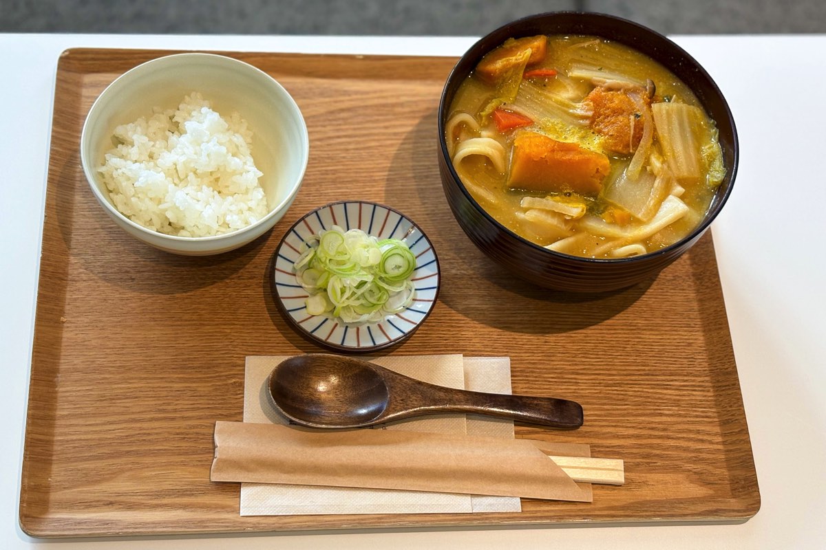 シャトレーゼテラス 甲府丸の内店 昔ながらのほうとう ご飯付き