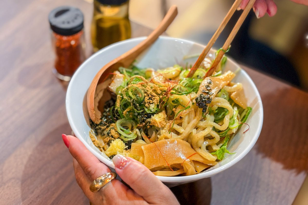 SEN NOODLE & DINING
