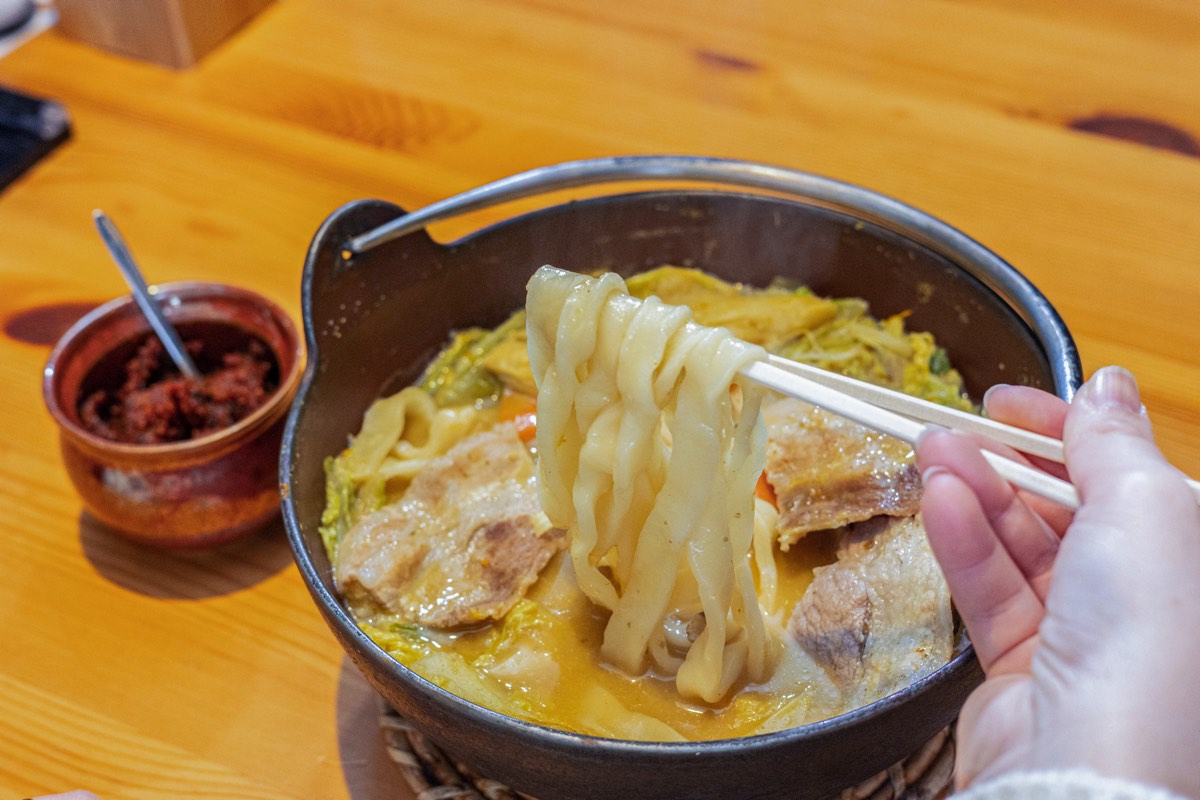 ほうとう蔵　歩成　河口湖店
