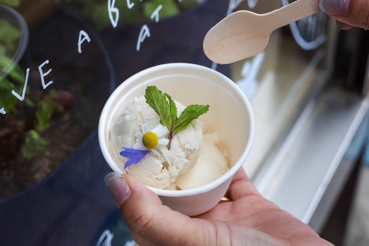 noi shop & tea stand
