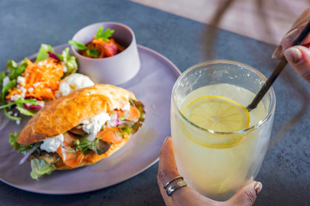 Cafe&Bar W.HALE