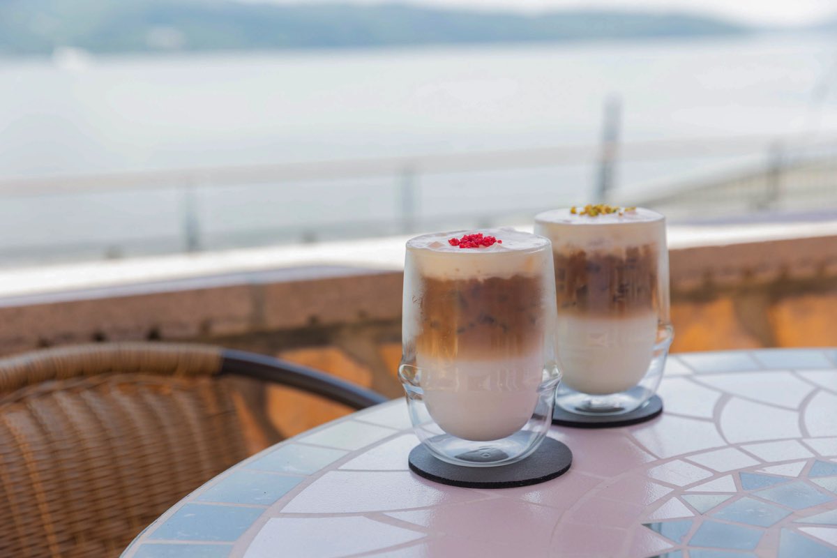 AMAAMA BAR&CAFE LOUNGE