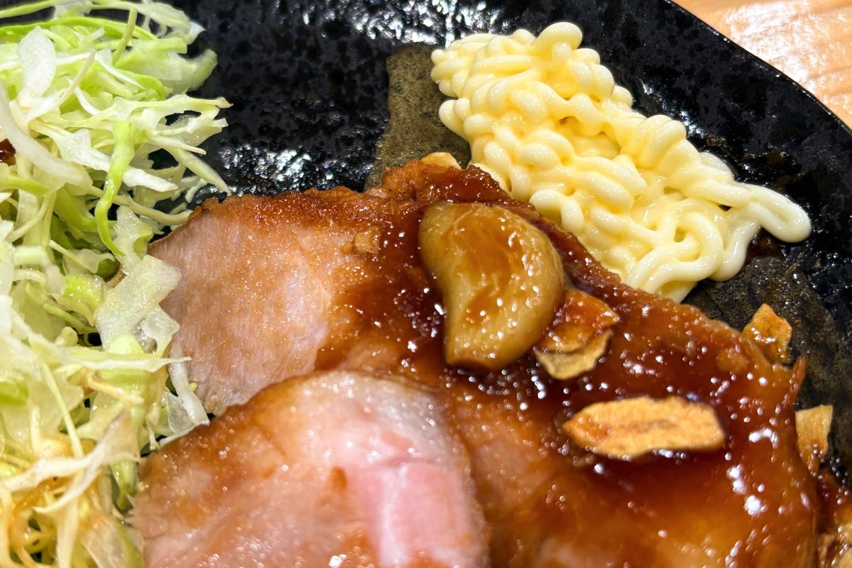 厚切豚肉料理屋 豚屋巣窟（あじと）