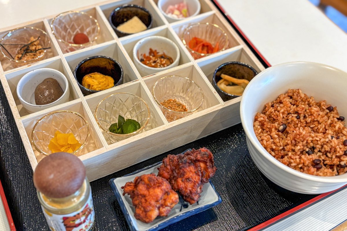 高菜先生の酵素玄米と料金おまかせほうとう食堂 甲府店