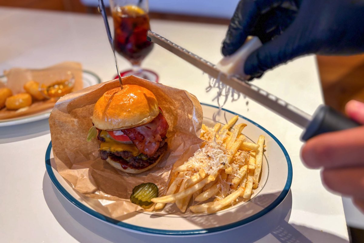 TOYFUL BURGER